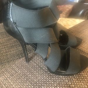 BCBG Ladies black evening shoes